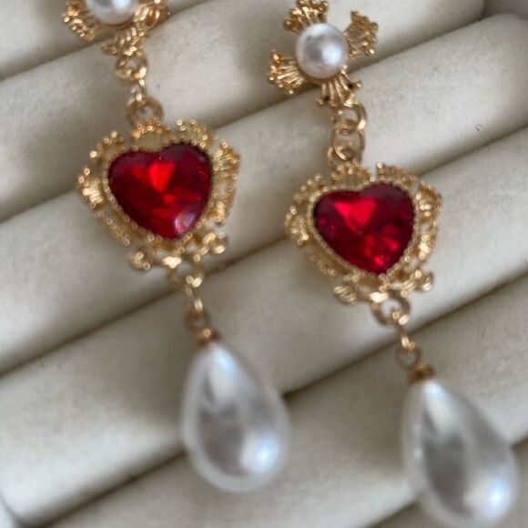 Red ruby heart and pearl drop earrings ❤️ - Picture 4 of 6